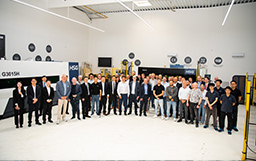 宏山激光德國(guó)展廳開(kāi)放日?qǐng)A滿(mǎn)舉行，德國(guó)與波蘭雙倉(cāng)聯(lián)動(dòng)加速歐洲本地化服務(wù)